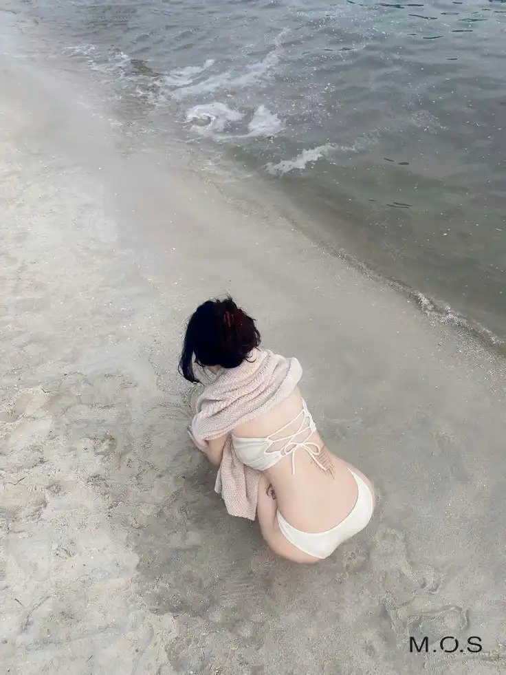 Hơn 228 Bức Ảnh Bikini của Các Cô Gái Xinh Đẹp Kích Thích Trái Tim